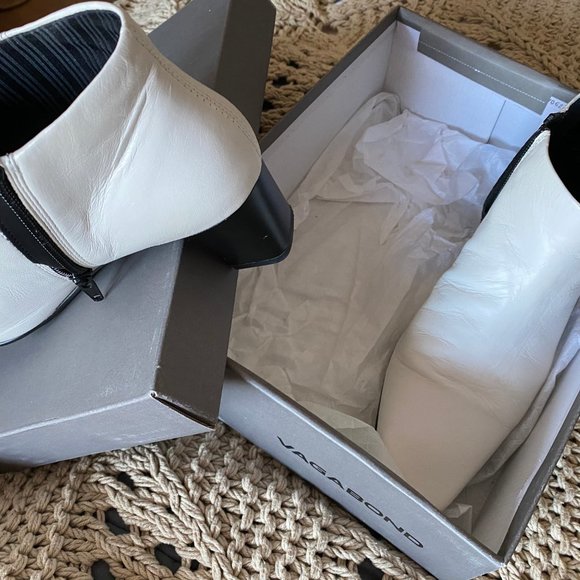 Vagabond Short White Leather Booties (size 38) - Picture 7 of 7
